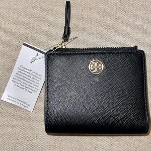 Authentic Tory Burch Bill Fold Wallet With Change Pocket.